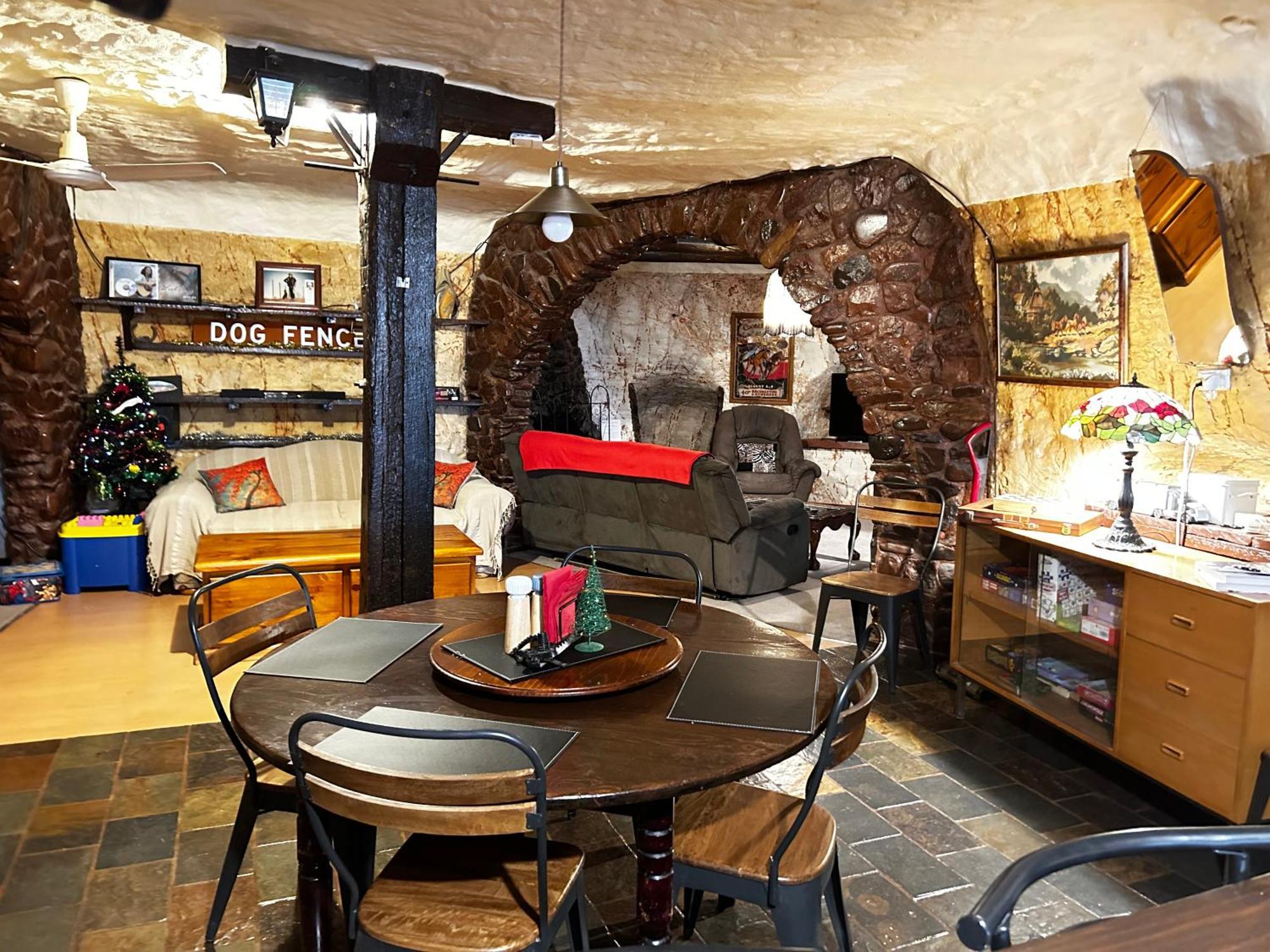 Di'S Place Coober Pedy Εξωτερικό φωτογραφία